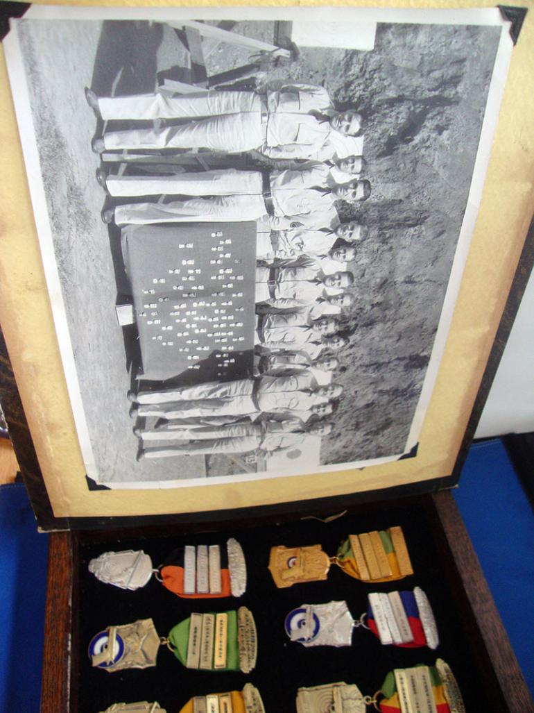 US PHOTO ALBUM and SHOOTING AWARDS - HAWAIIAN ISLANDS 1938/9 - Image 2