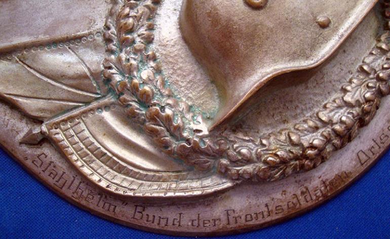 STAHLHELM GORGET FROM WWI - Image 3