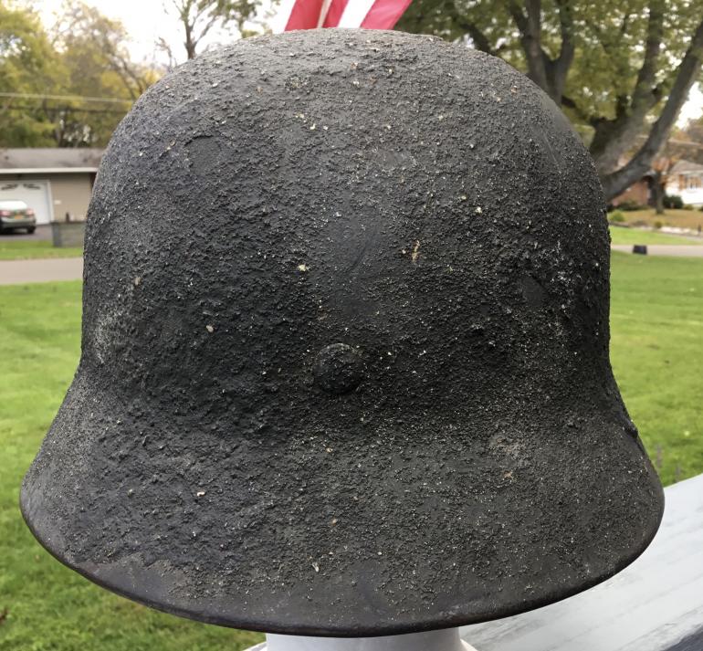 M40 HELMET WITH EXCEPTIONALLY HEAVY CAMOUFLAGE - Image 5