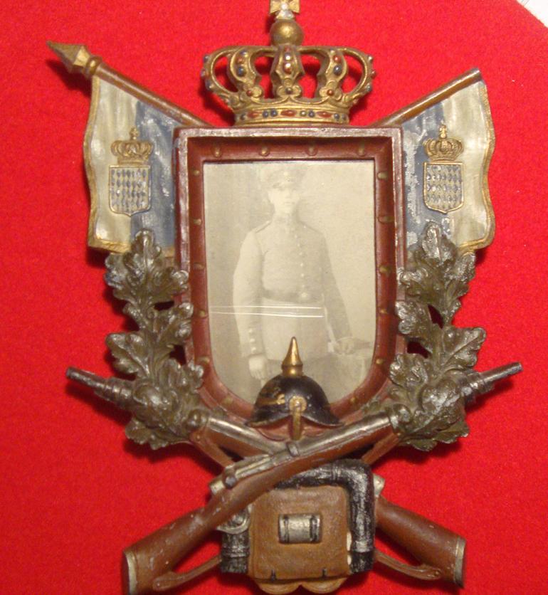 WWI BAVARIAN PHOTO FRAME WITH SOLDIER