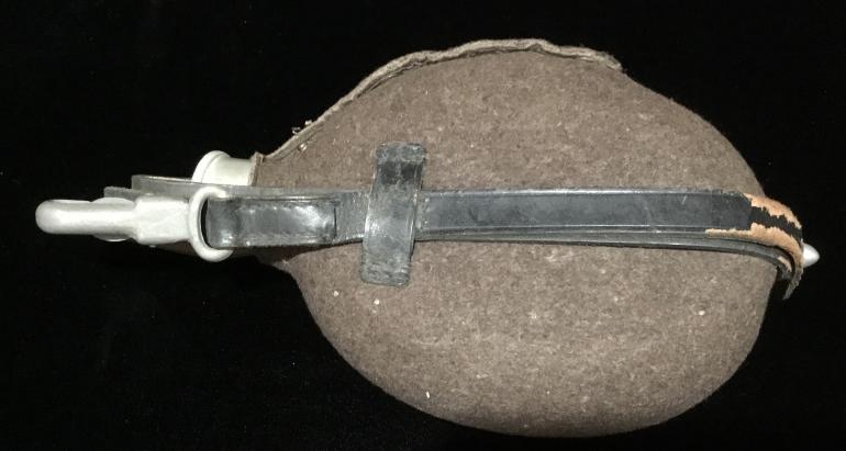 German Canteen with Cover - Image 2