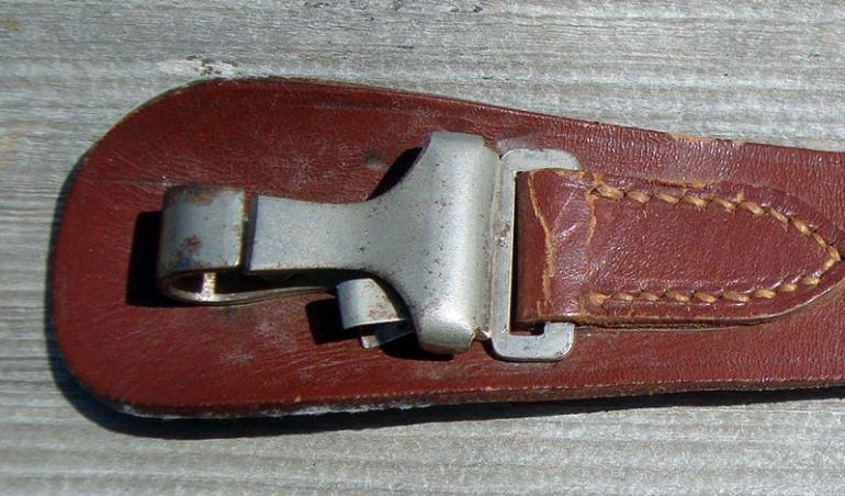ARMY LUFTWAFFE SWORD HANGER - Image 3