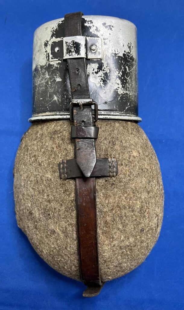 LATE WAR CANTEEN CUP WITH HANDLE